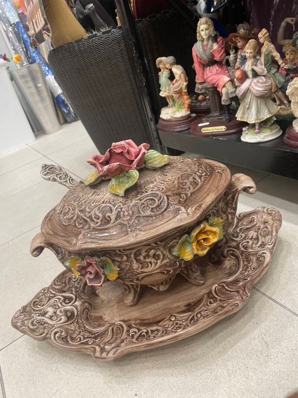 Italian Capodimonte Porcelain Soup Tureen - Decor