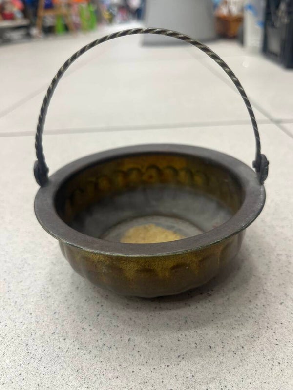 Vintage Basket - Brass
