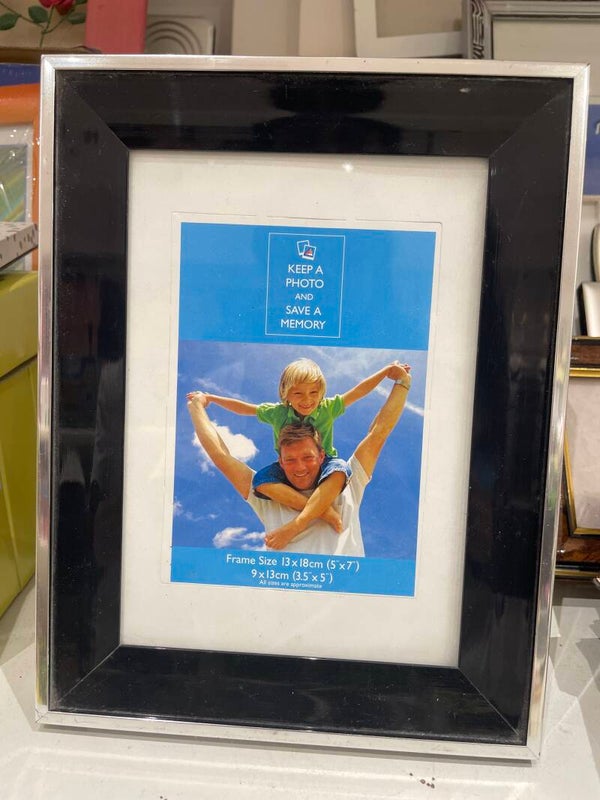 Photo Frame- frames***