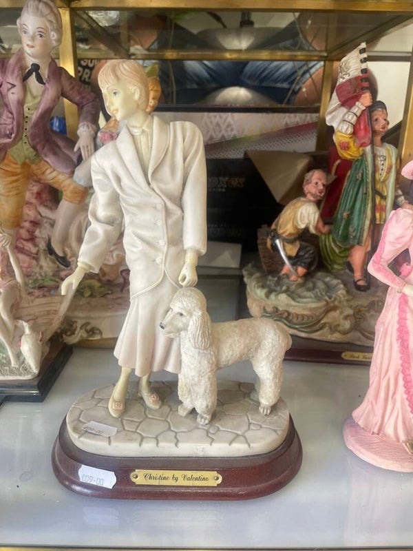 Woman and Dog figurine - figurines*
