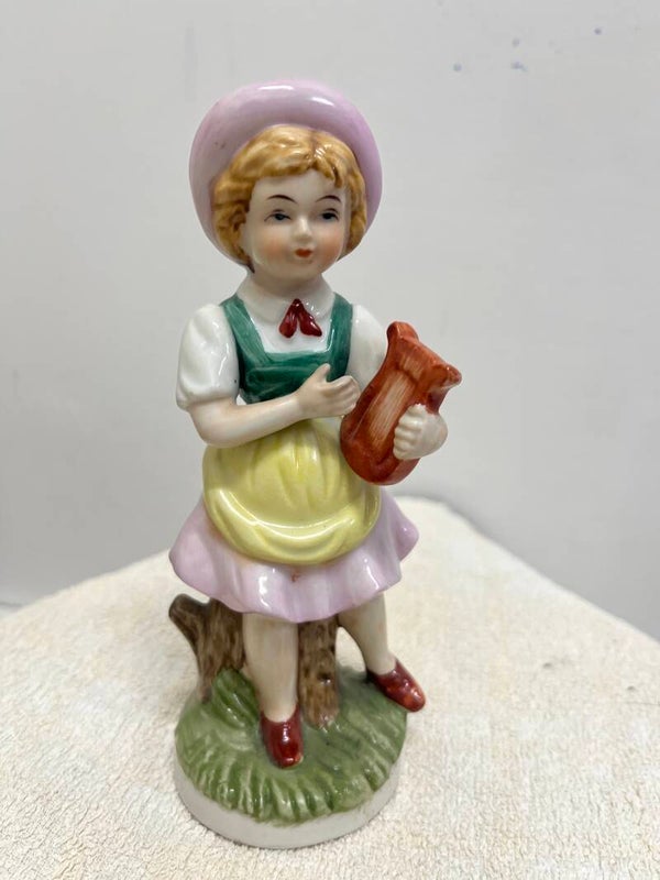 Porcelain Lady With Harp Figurine - Figurines**