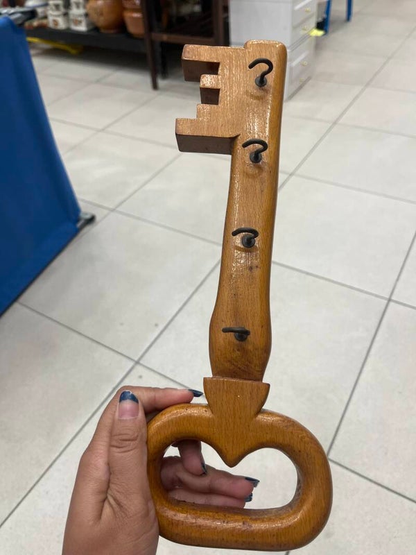 Wooden Key Holder-Decor*