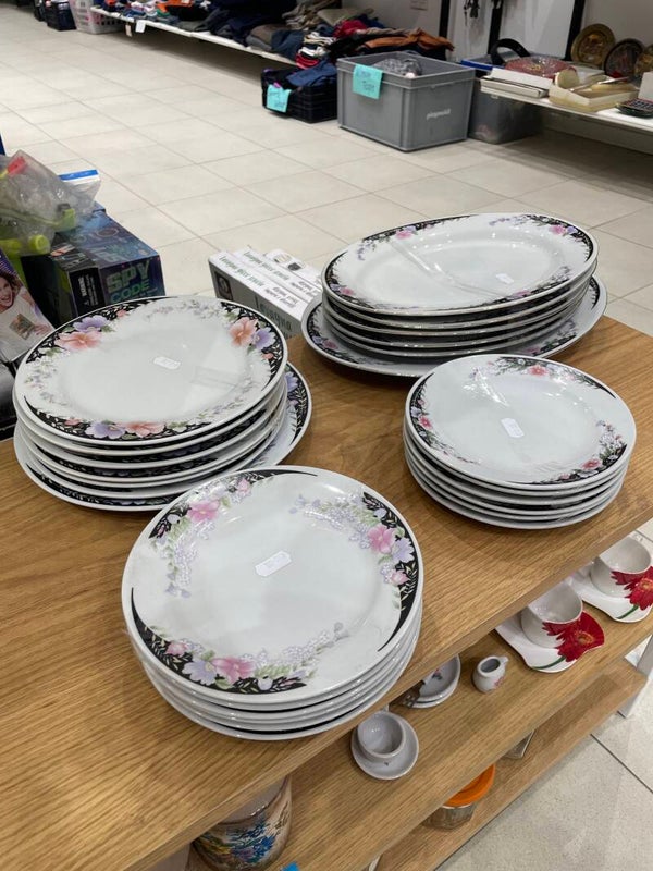 Porcelain Dinner Set - Supplies