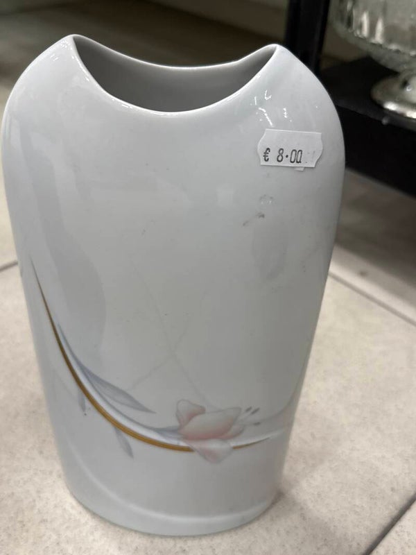 Vintage porcelain Vase- Vase ***