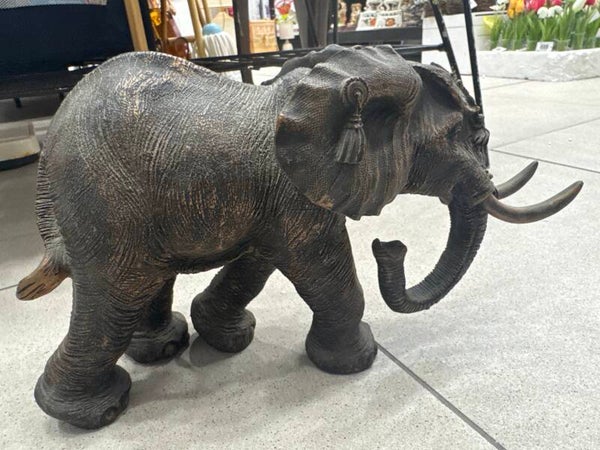 Large African Elephant - Figurines