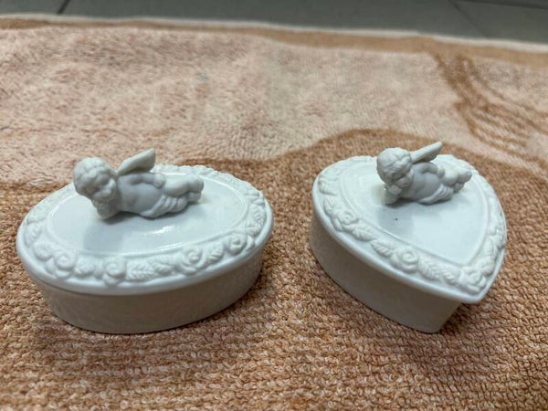 Ceramic trinket box- Decor ***