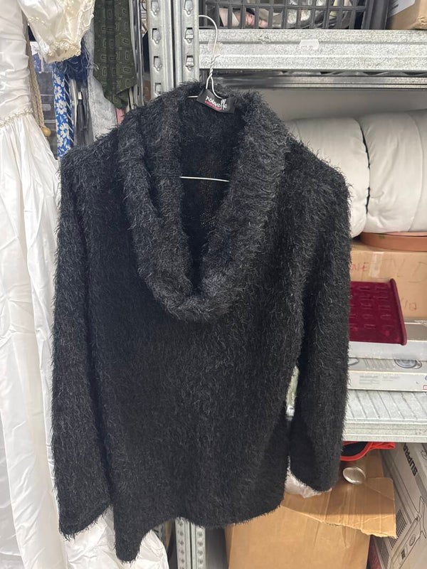 Women Pullover - Size L