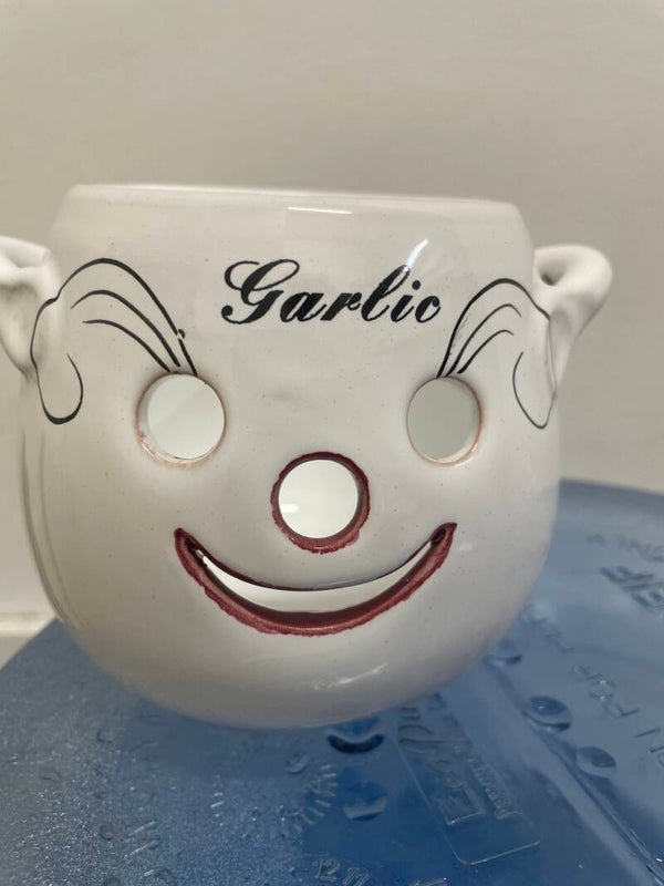 Ceramic garlic keeper- Decor ***