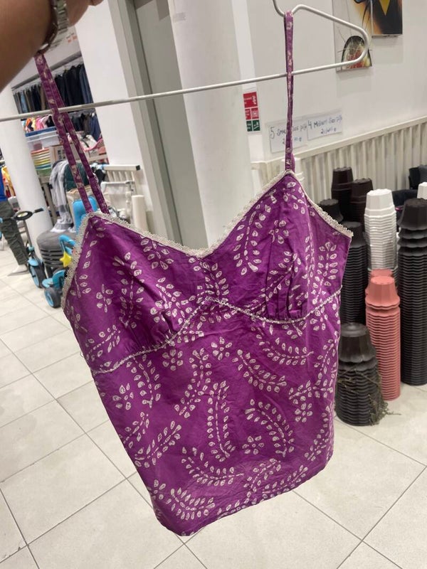 Women’s Top -  Size :- 38 **