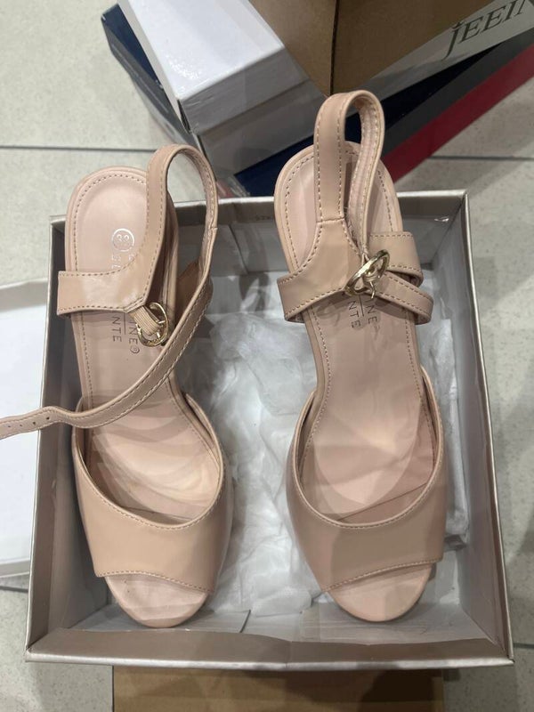 Women shoes - size 38*