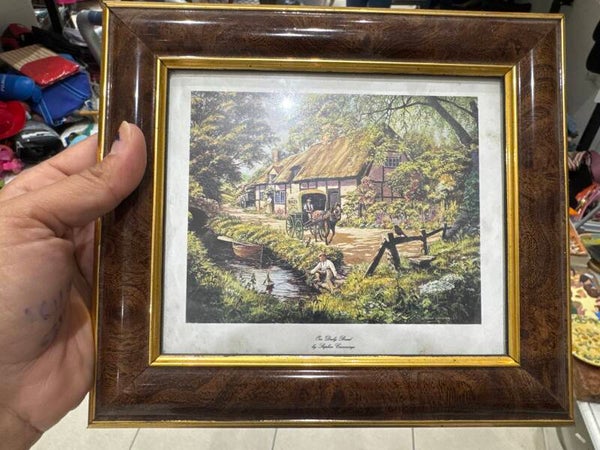 Classic 1990s Picture Frame - Frames