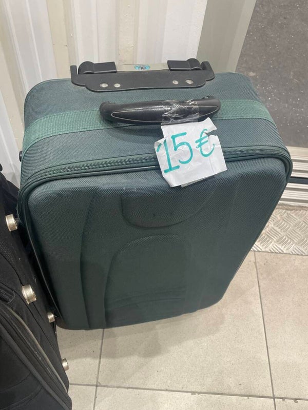 Green Luggage - travel*
