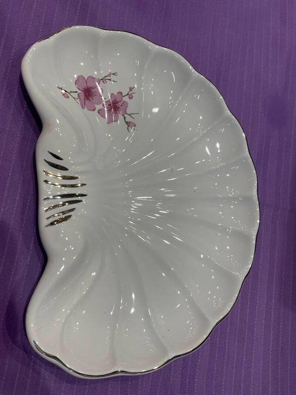 Porcelain fan shaped trinket- Decor ***