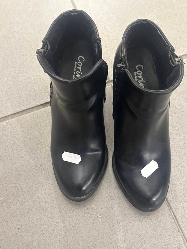 Cornia shoes - size: 35*