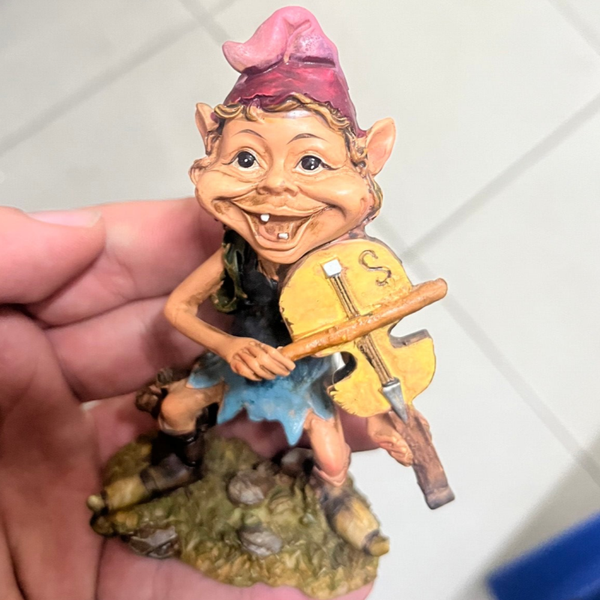 Gnome With  Violin Statue - Figurines