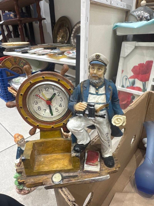 Resin decorative Clock -Decor***