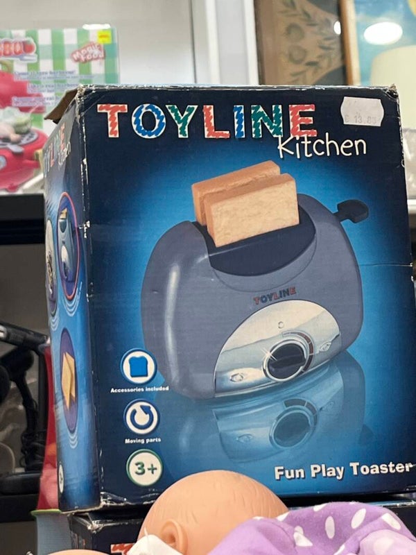 Toyline Kitchen toaster - Toys*