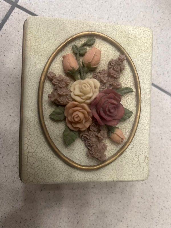 Vintage Ceramic Trinket Box - Decor