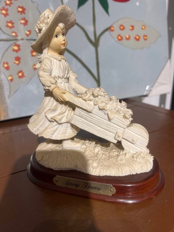 Spring Flowers - Figurines