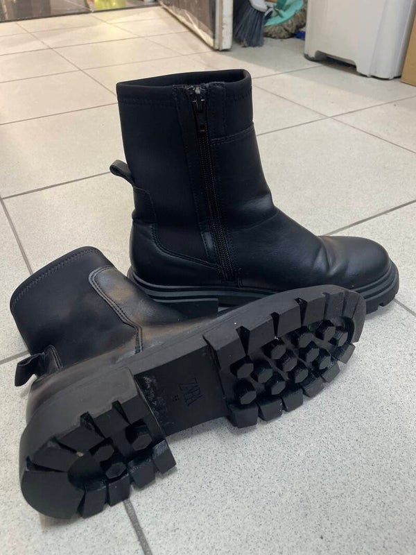Women Zara Boots - Size 36