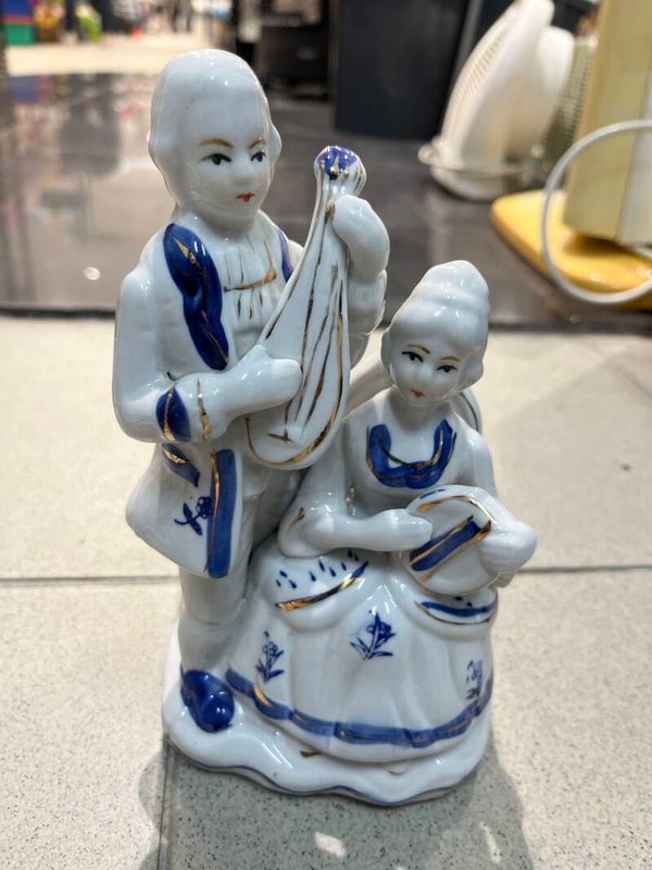 vintage Mid-Century ceramic Figurine-Decor ***