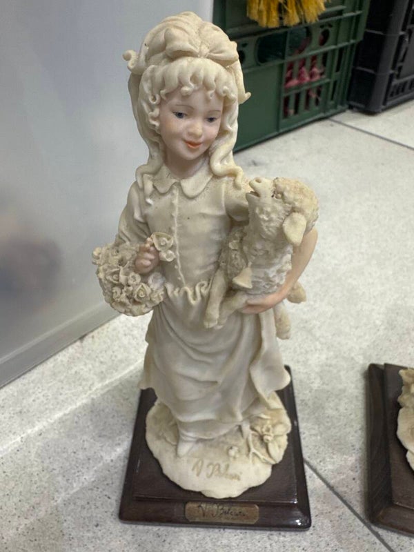 Figurines-Decor***
