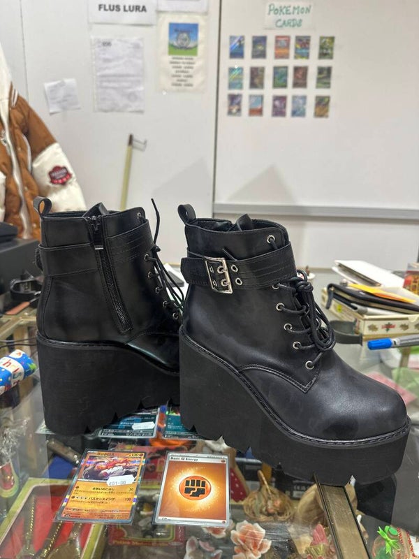 Women New Boot - Size 38 - Shoes ****