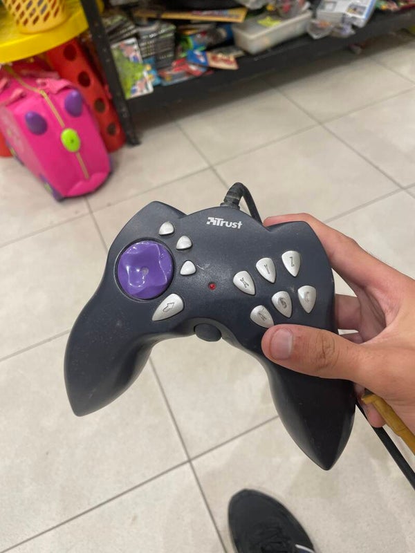 black Trust Sight Fighter Digital Plus controller - gaming*