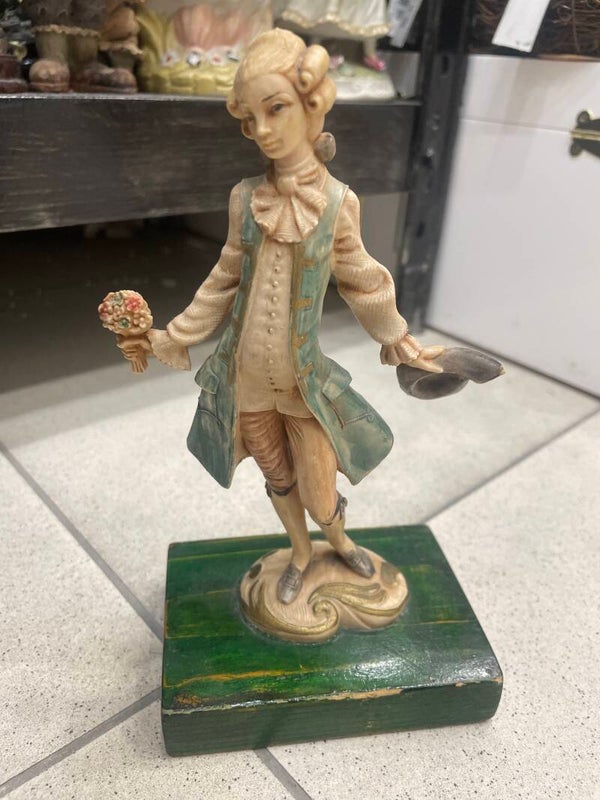 18th Century Man In Love - Figurines