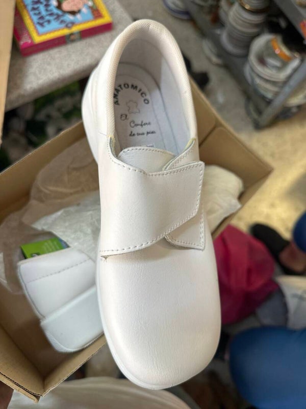 Women Shoes - Brand New - Size 40