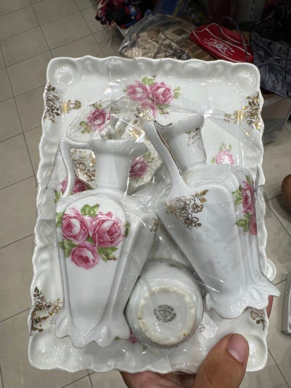 Vintage Victorian Set - Antiques*