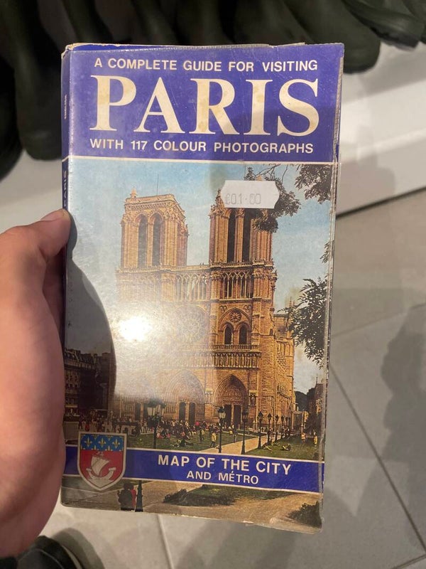 A Complete Guide Visiting Paris - Books*
