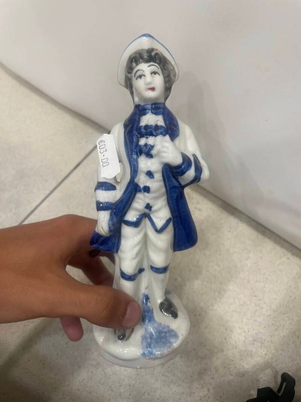 Porcelain Victorian man figurine - Figurines*
