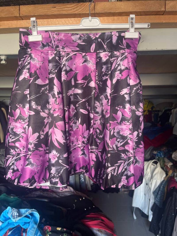 Women skirt size small*