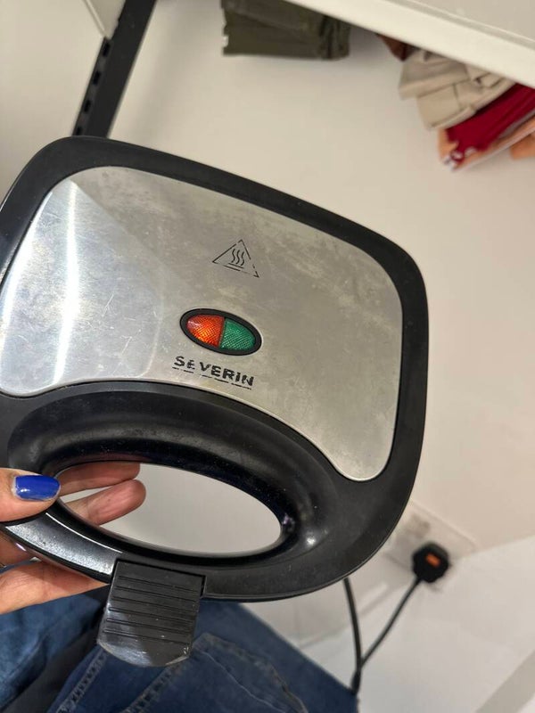 Sandwich maker- Electric ***