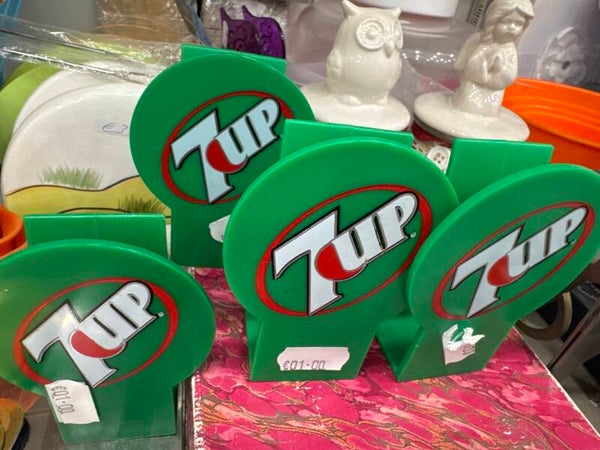 7 up tissue dispenser- Supplies ***