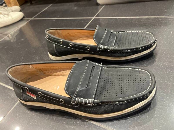 Men’s shoes size 42- Shoes***