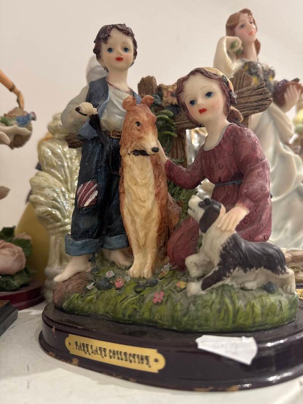 Vintage Figurines-Decor***