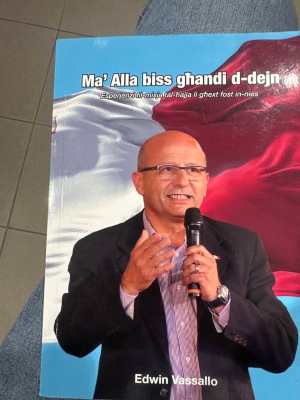 Ma’ Alla Biss Għandi D-Dejn - Book ****