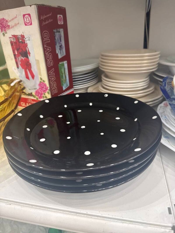 Dinner Plates €2 Each - supplier