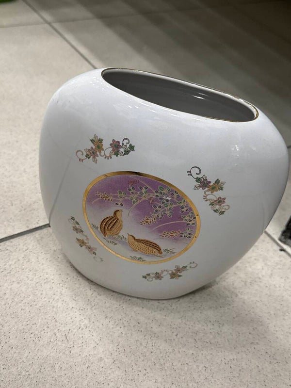 Vintage Japanese porcelain vase- Vase ***