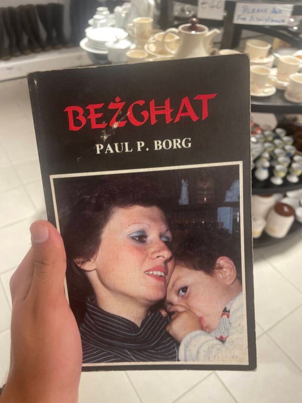 Beżgħat - Books*