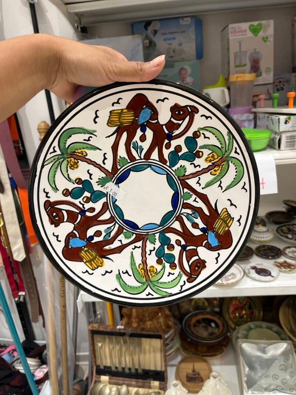 Hanging Plates -Decor ***