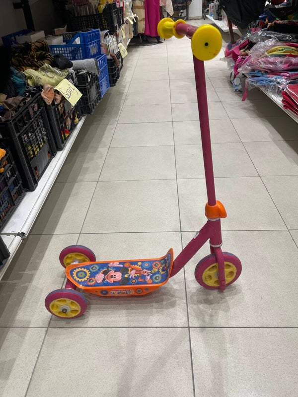 Minnie Mouse 3-Wheeled Scooter - Toys***