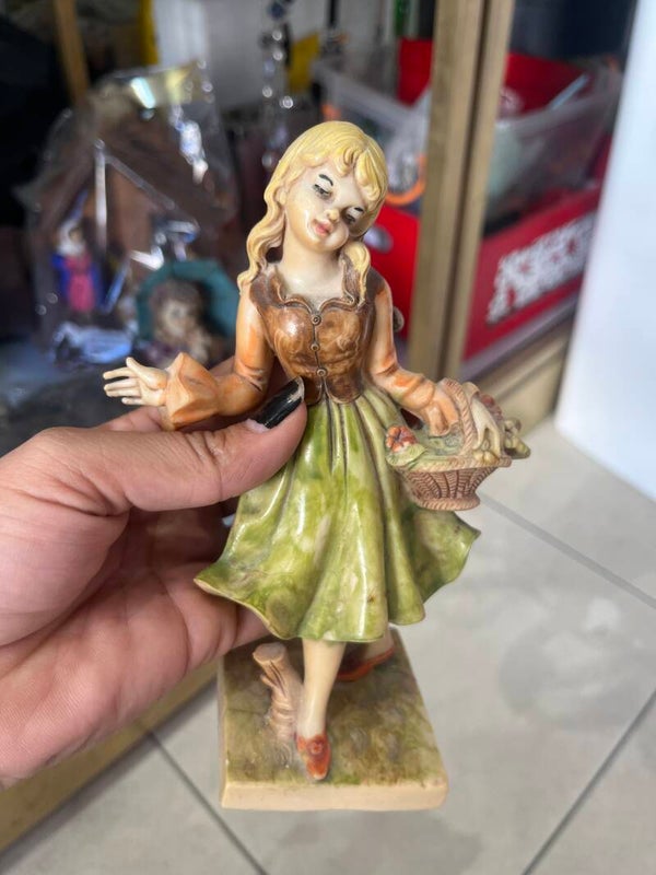 Figurines-Decor***