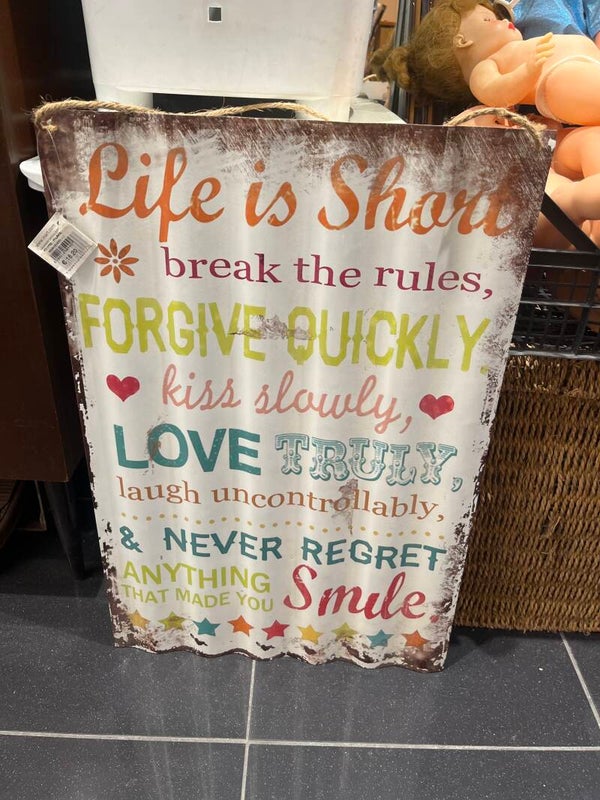 Metal Wall Plaque-Decor***