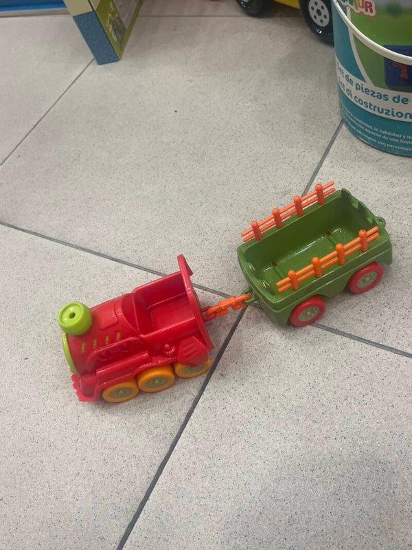 plastic toy train - Toys*