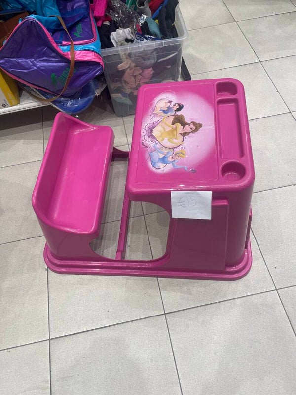 Disney Princesses Children’s desk - Supplies*