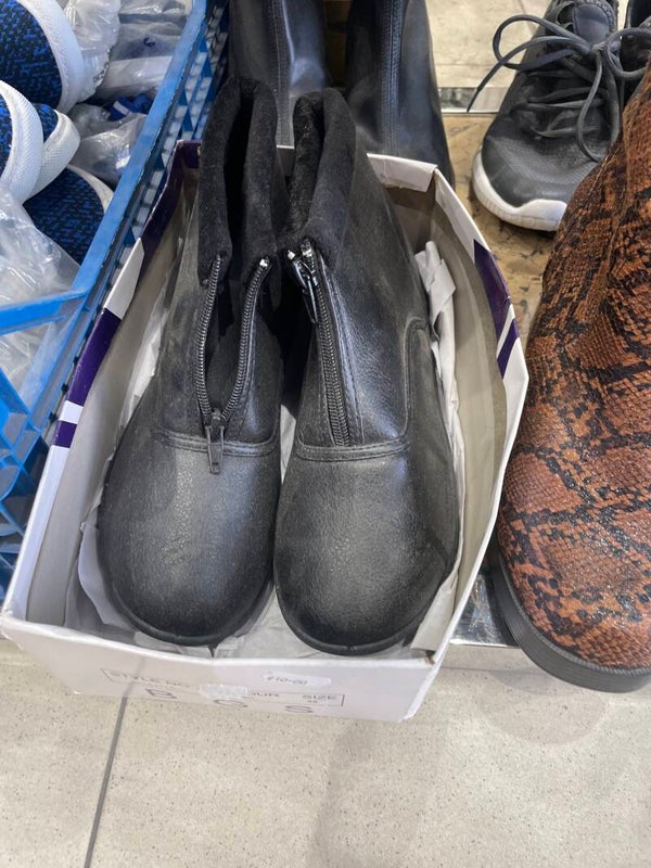 Women Shoes - Size 38