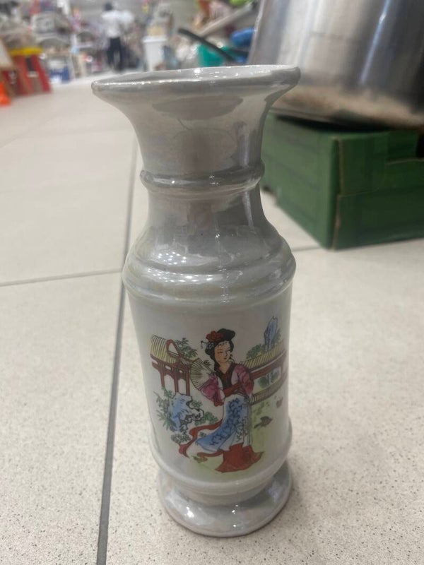 Chinese porcelain vase-Decor*